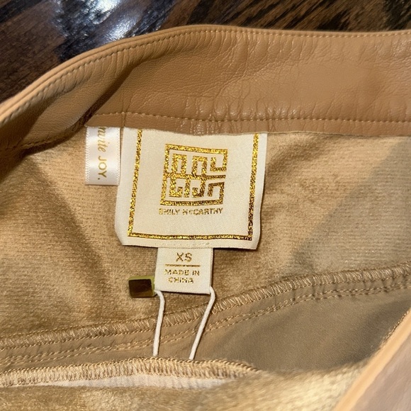 Emily McCarthy Women's Tan Ruffle faux leather Skirt new with tags size xsmall - Picture 4 of 9